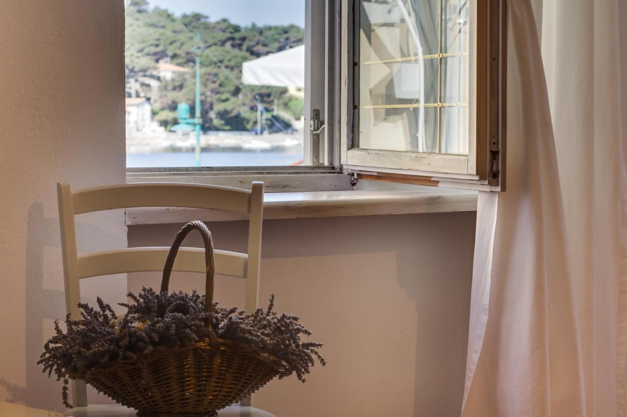 Apartments Mandarina Mali Lošinj Szoba fotó